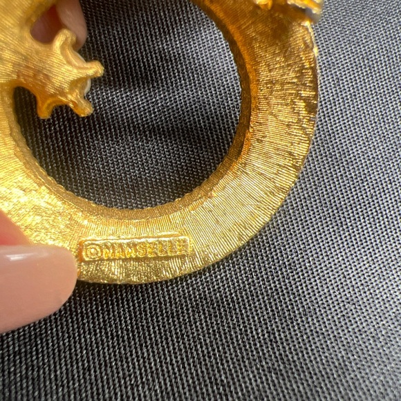 Vintage lot of 2 brooches/pins.   The pearl one is marked Mamselle - Picture 7 of 8